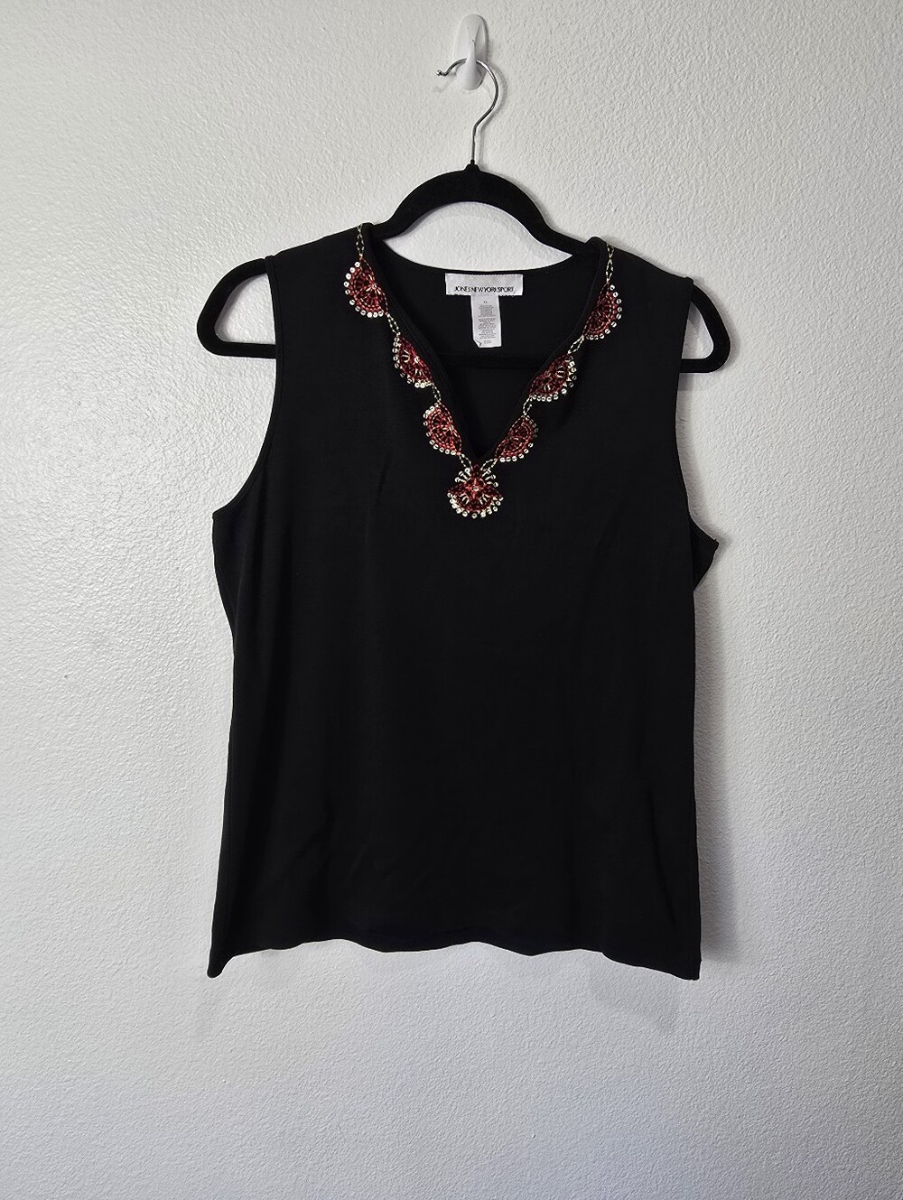 Jones New York Black Sleeveless Enbroided V-Neck Tank with Red Accents